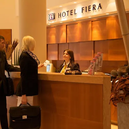 招待所 Fiera 3*